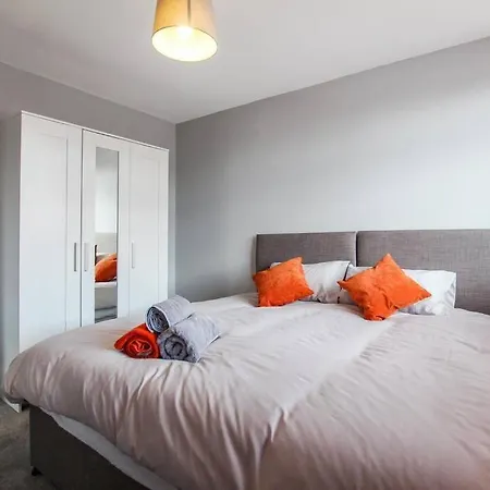 Primeee Location! - Modern Apartment *