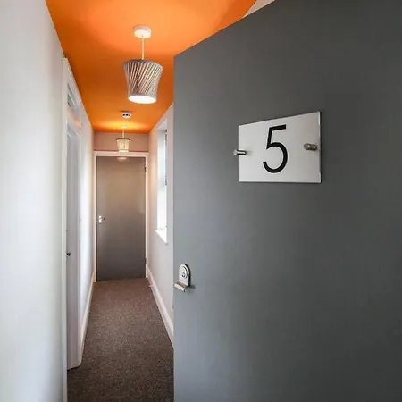 Primeee Location! - Modern Apartament Bristol